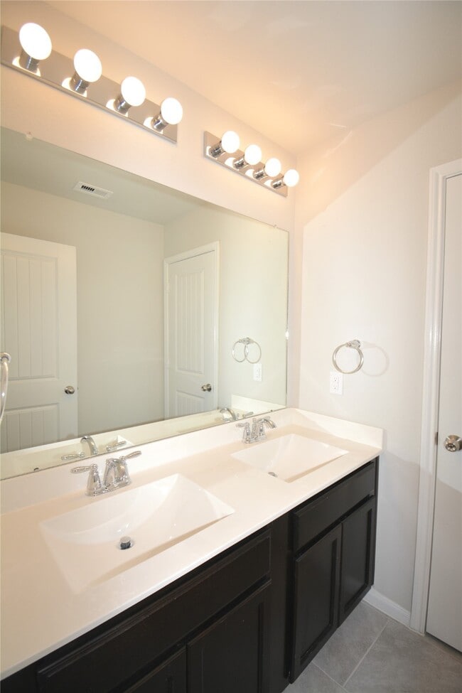 Photo - 1303 Keaton Ct