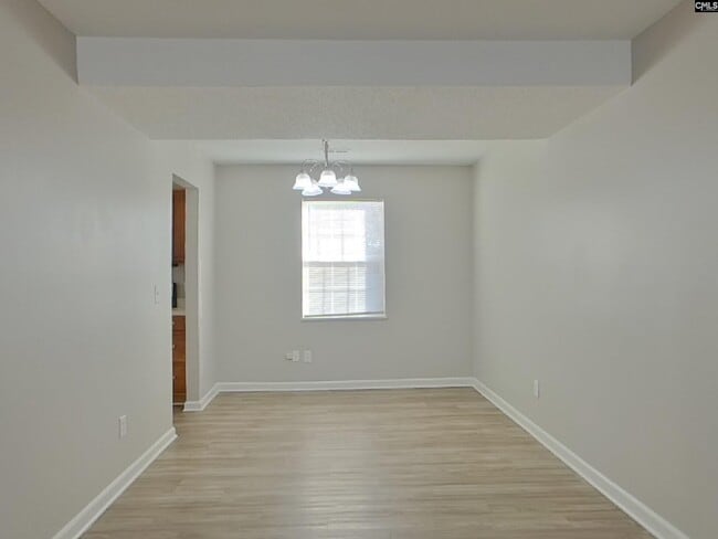 Photo - 521 Halleck Ln