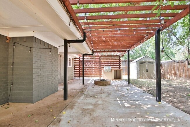 Photo - 4818 73rd St