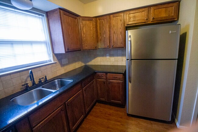 Kitchen - 1100 Spring Loop Unidad B