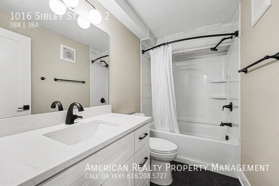 Photo - 1016 Sibley St NW Unidad 2