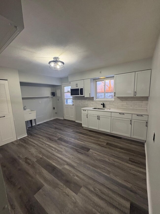 Photo - 5974 Glenway Dr Unit A