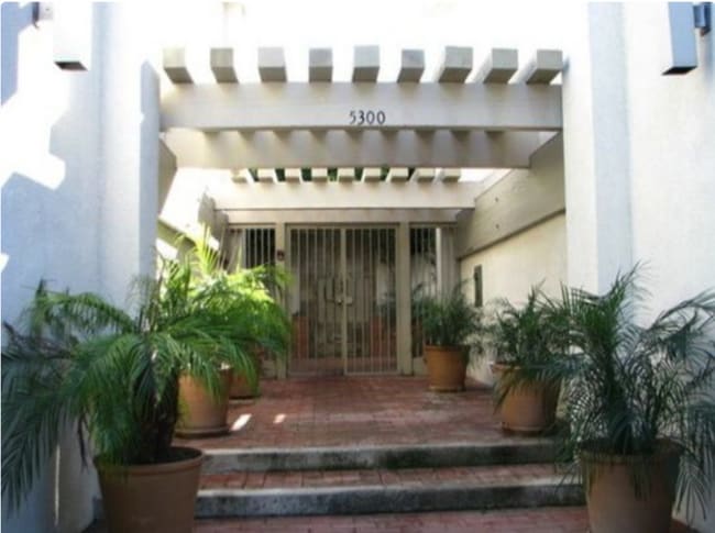 Photo - 5300 Fairview Blvd Condo