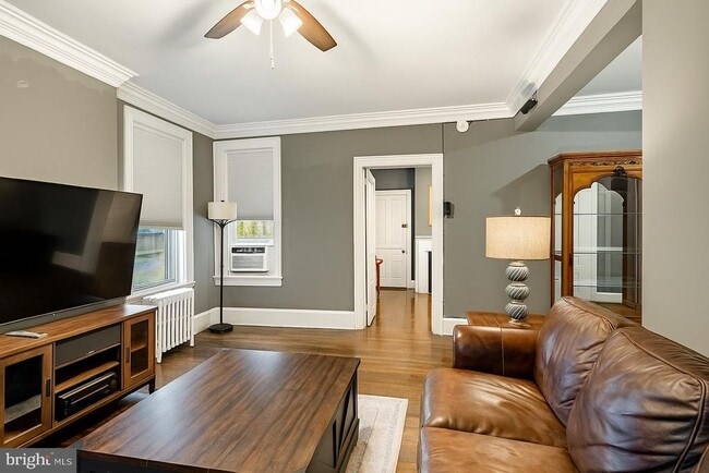 Building Photo - 300 N Penn St Unit P1