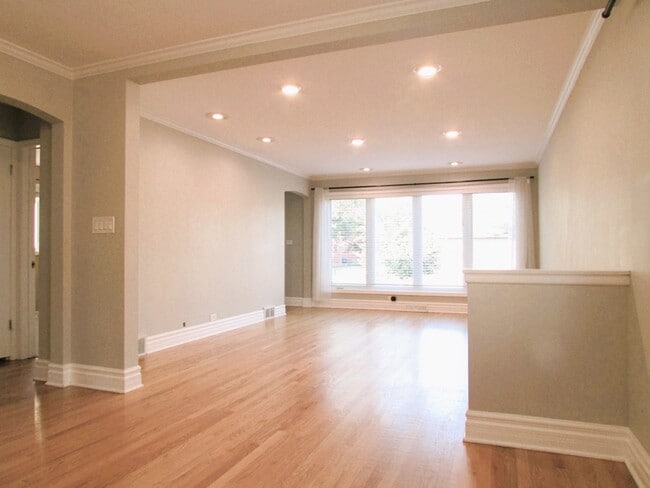 Photo - 4620 N Overhill Ave