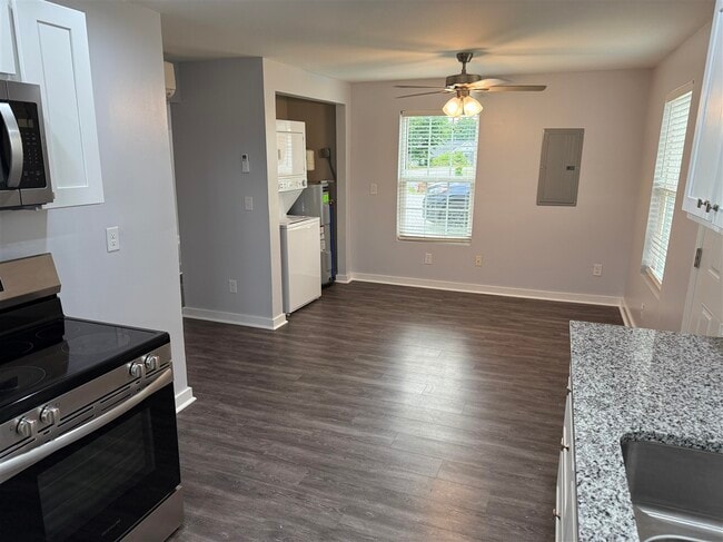 Photo - 111 W 10th Ave