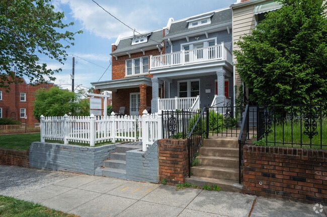 Building Photo - 4931 4th St NW Rental