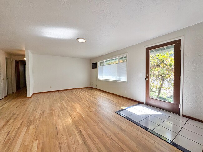 3060 Onyx St