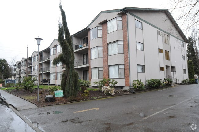Oliver Apartments