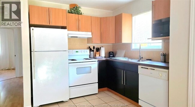 Photo - 1792 Northway Ave