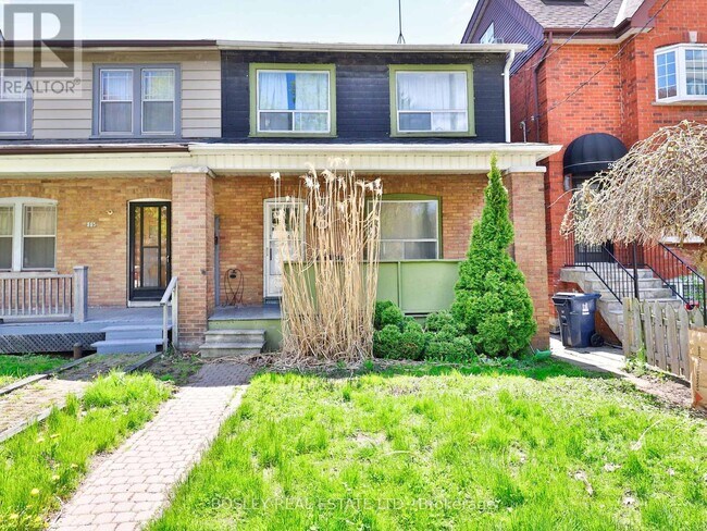 Photo - 283 Davisville Ave