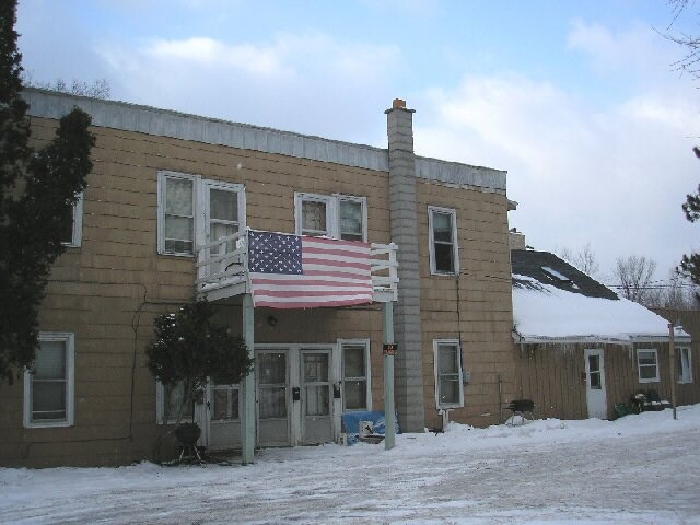 Photo - Crandon 5-plex Apartments