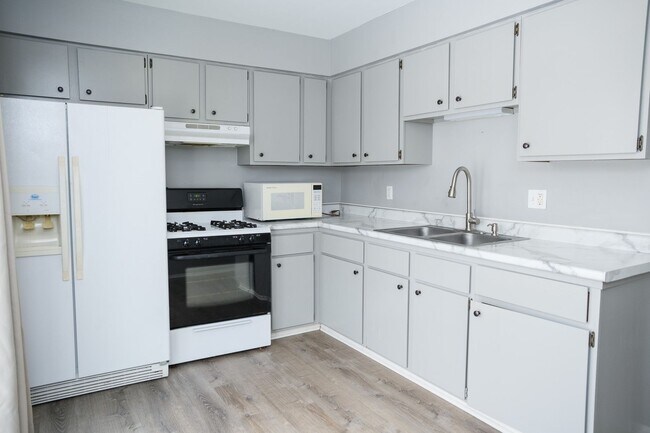 Photo - 2 bed 1 bath Duplex in Portage