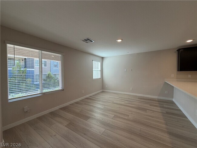 Photo - 6276 Foxes Dl St