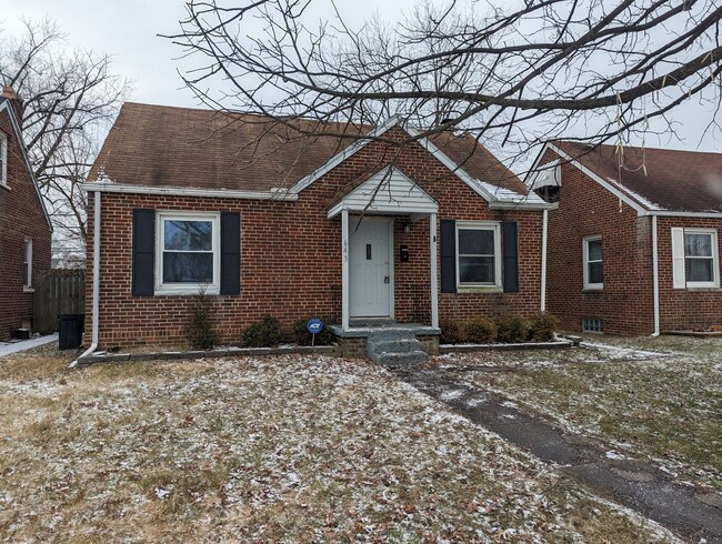 Building Photo - 3 Bedroom 1 Bathroom Single Family Home, West Columbus