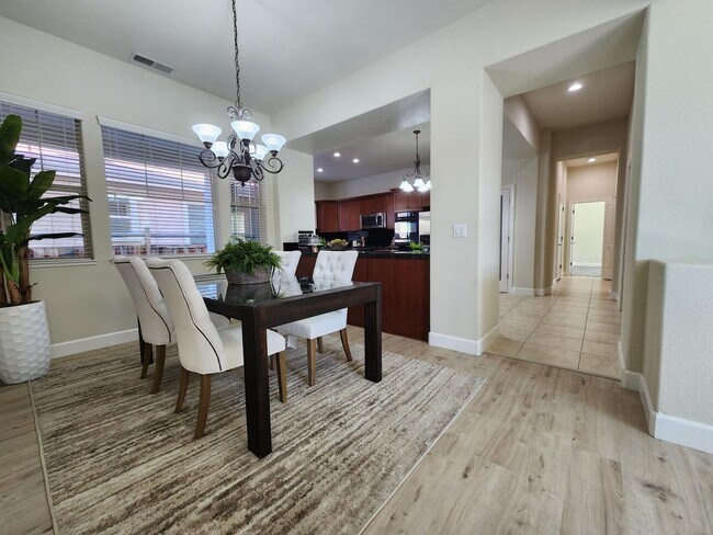 Photo - 6086 Cielo Cir