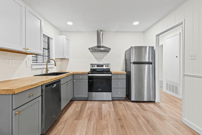 Photo - 5925 Couton Dr