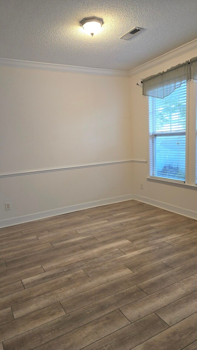 Dining room - 200 Threshing Way