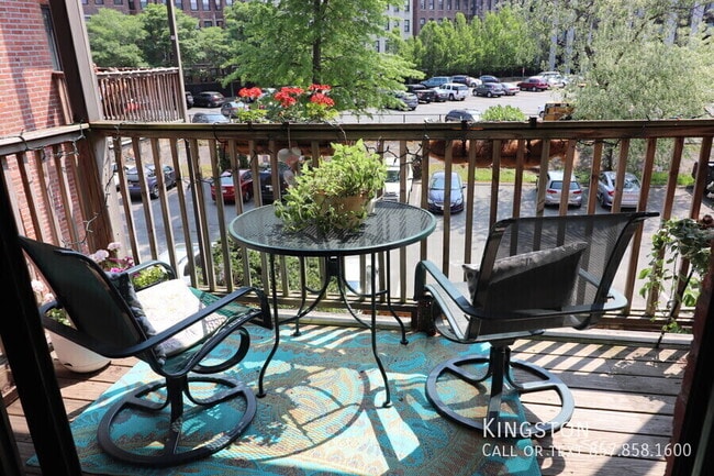 Photo - 96 Gainsborough St Unidad 206A