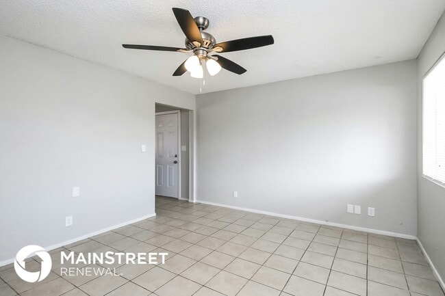 Photo - 774 E Carla Vista Dr