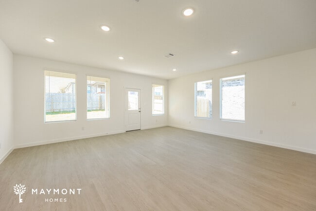 Photo - 2287 Ft Davis Pass