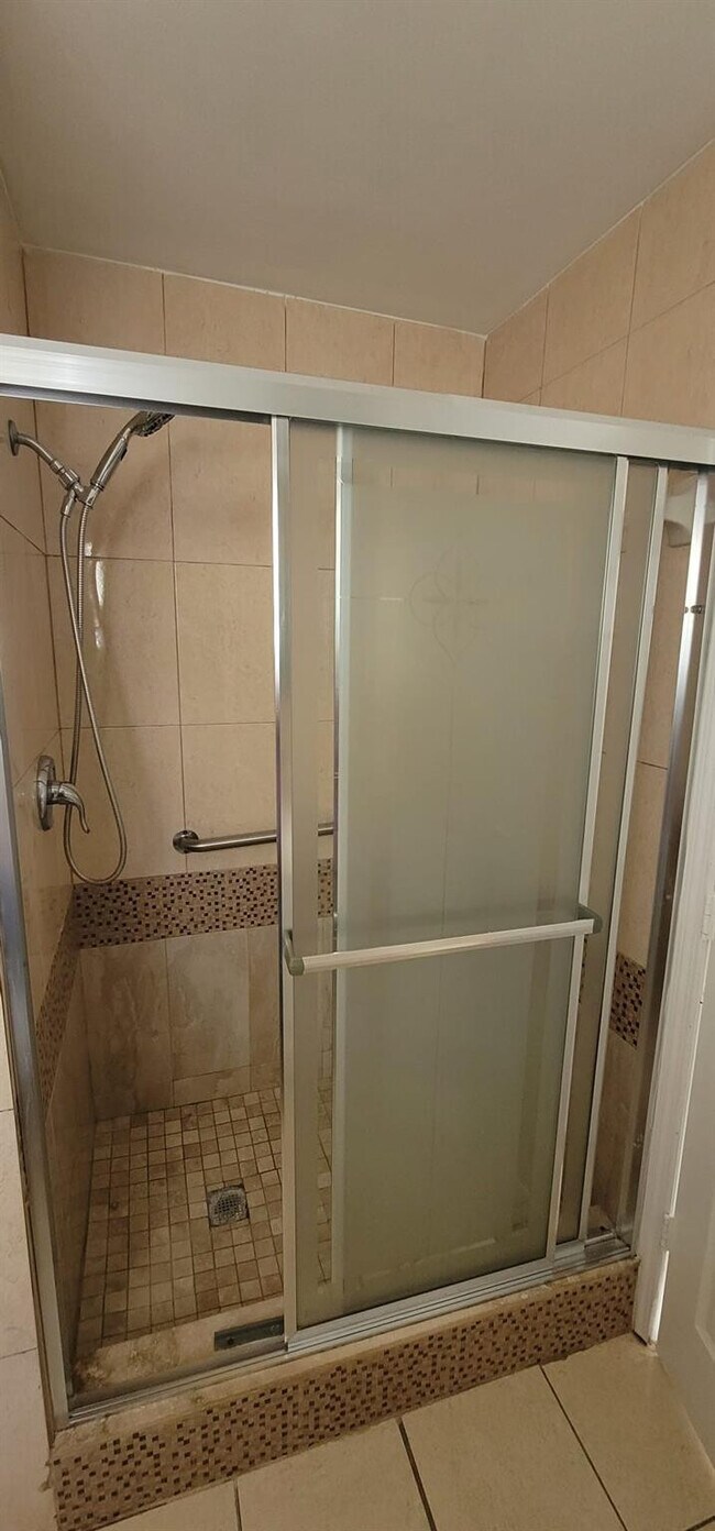 Photo - 4460 NW 4th St