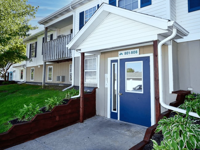 Apartments with Beautiful Patio/Balcony