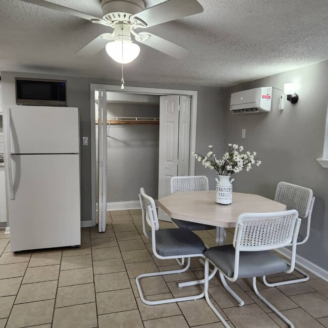 Photo - 5233 Loblolly Ln Unit C