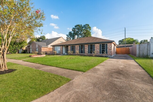 Photo - 22115 Fincastle Dr