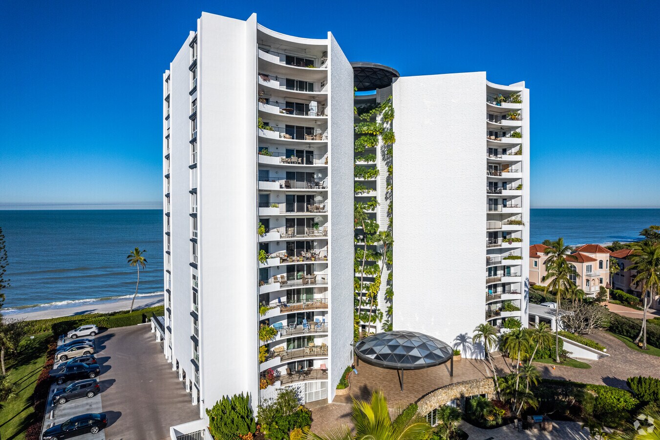 3951 Gulf Shore Blvd. N - Horizon House