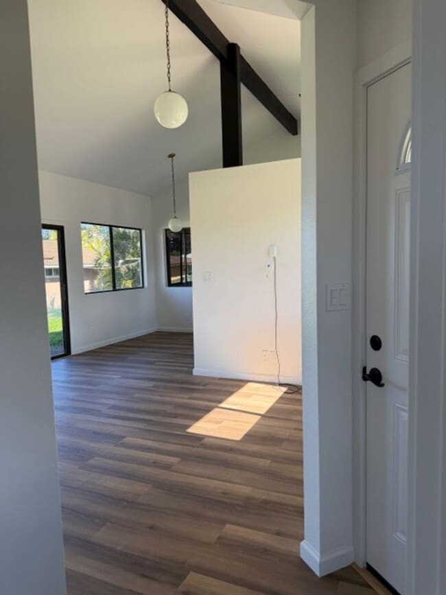 Photo - 75 Kaupea St Unit Cottage