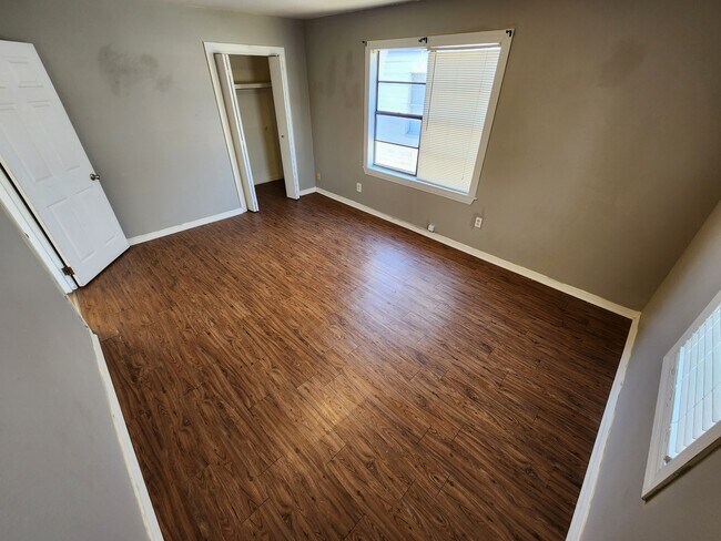 Photo - 1121 E Beverly St