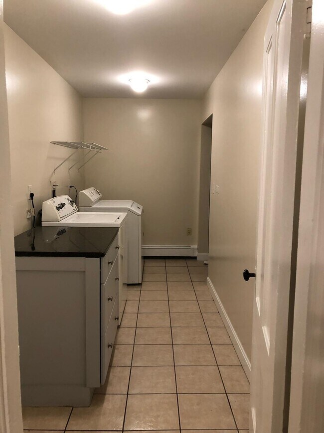 Photo - 390 Pearl St