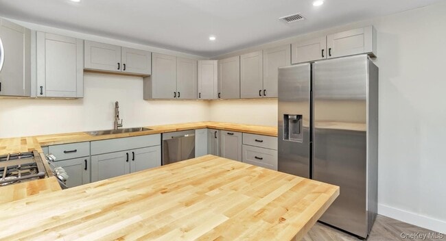 Photo - 67 Maple Ave