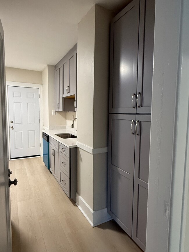 Photo - 5075 Somerset Ave