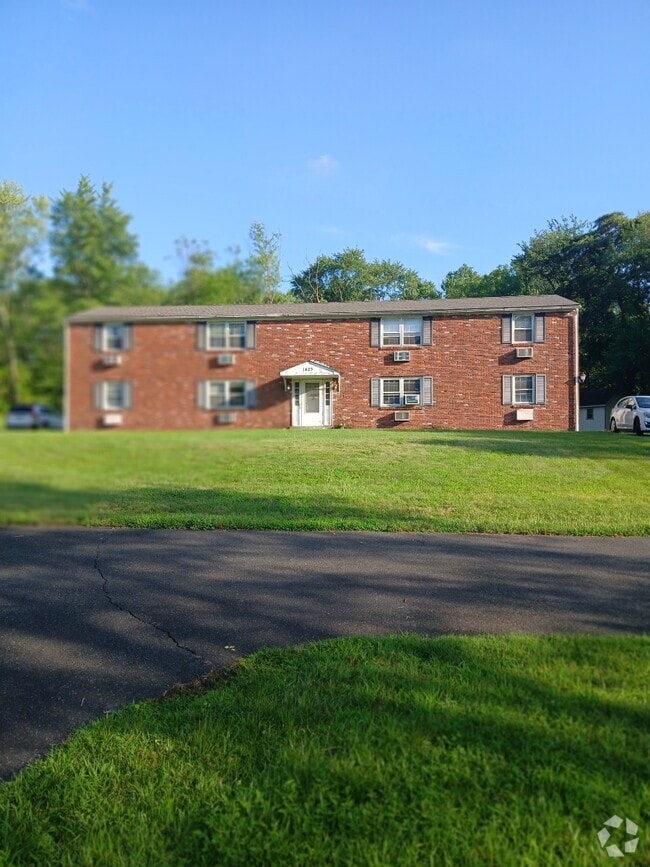 Building Photo - 1423 Schoolhouse Rd Unit 1