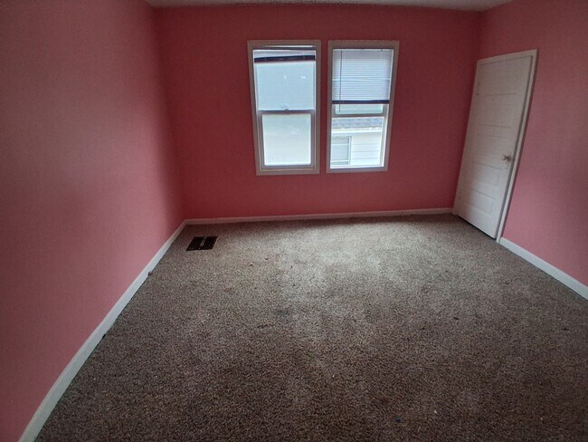 Photo - 1729 N Woodford St