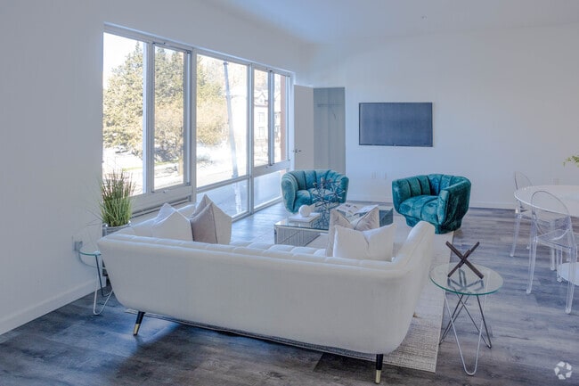 2 Bdr, 2 Bath 1152 sf Living Space - 100 Evergreen Pl, East Orange, NJ 07018