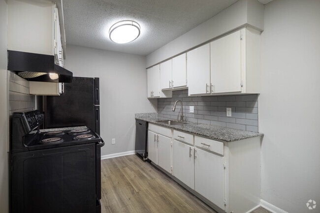 3BR, 1.5BA - 1,050SF - Kitchen