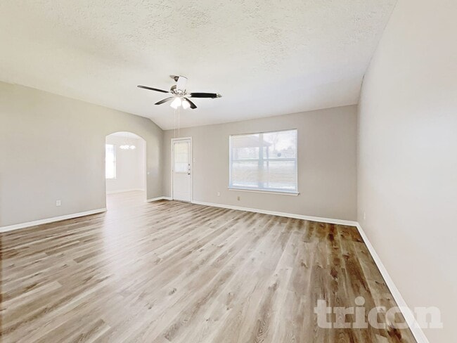 Photo - 224 Kellyn Ct