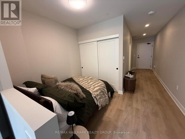 Photo - 275 Carling Ave Unit 306