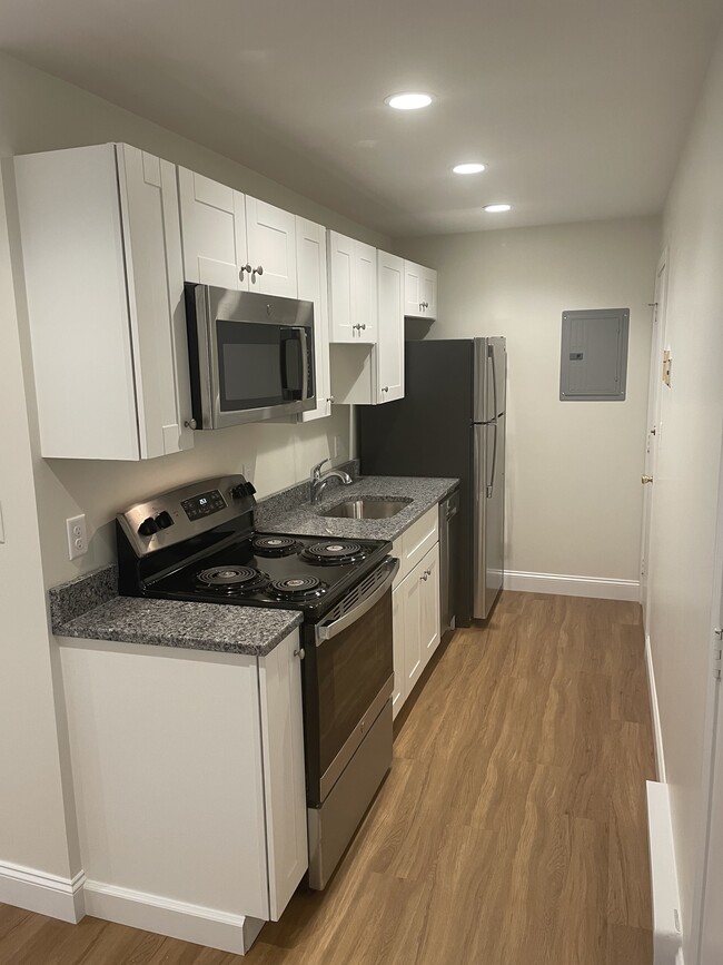 Photo - Gardner Lake Village