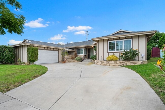 Photo - 6204 S Corning Ave