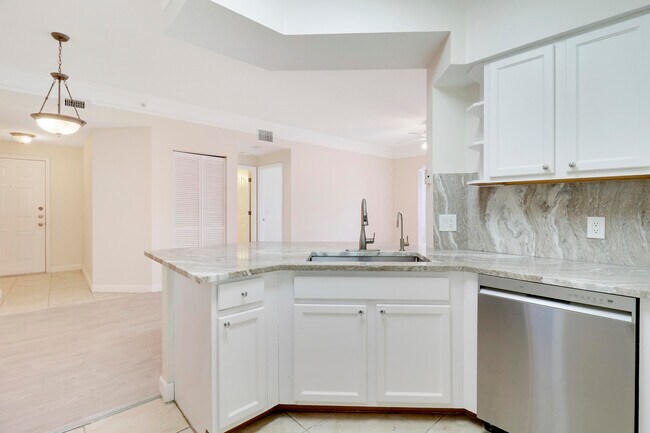 Photo - 6305 Myrtlewood Cir W