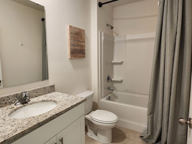 Photo - BEAUTIFUL 4Bedroom 2 Bathroom Home in the Ormond Station Community