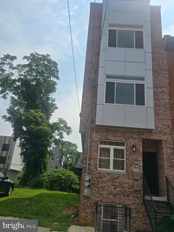 Building Photo - 2139 N 9th St Unit 2 Rental