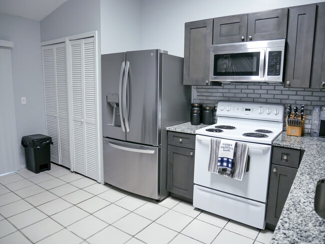 Photo - 1453 Hendren Dr