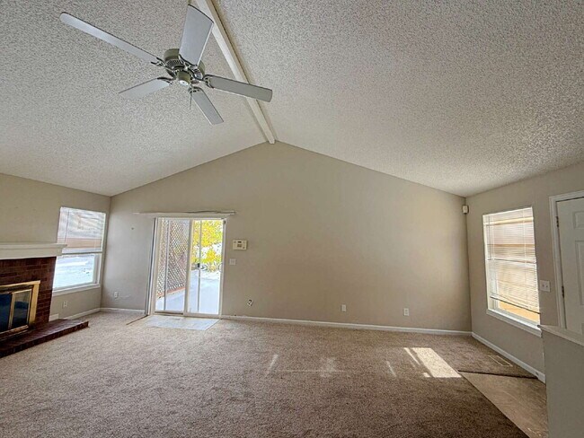 Wonderful 4 Bedroom Ranch in Lexington East and Minutes to Buckley SFB