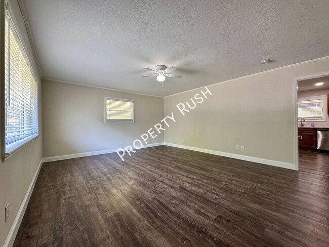 Photo - 209 Signal View St