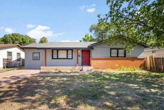 Building Photo - Fully Renovated Home